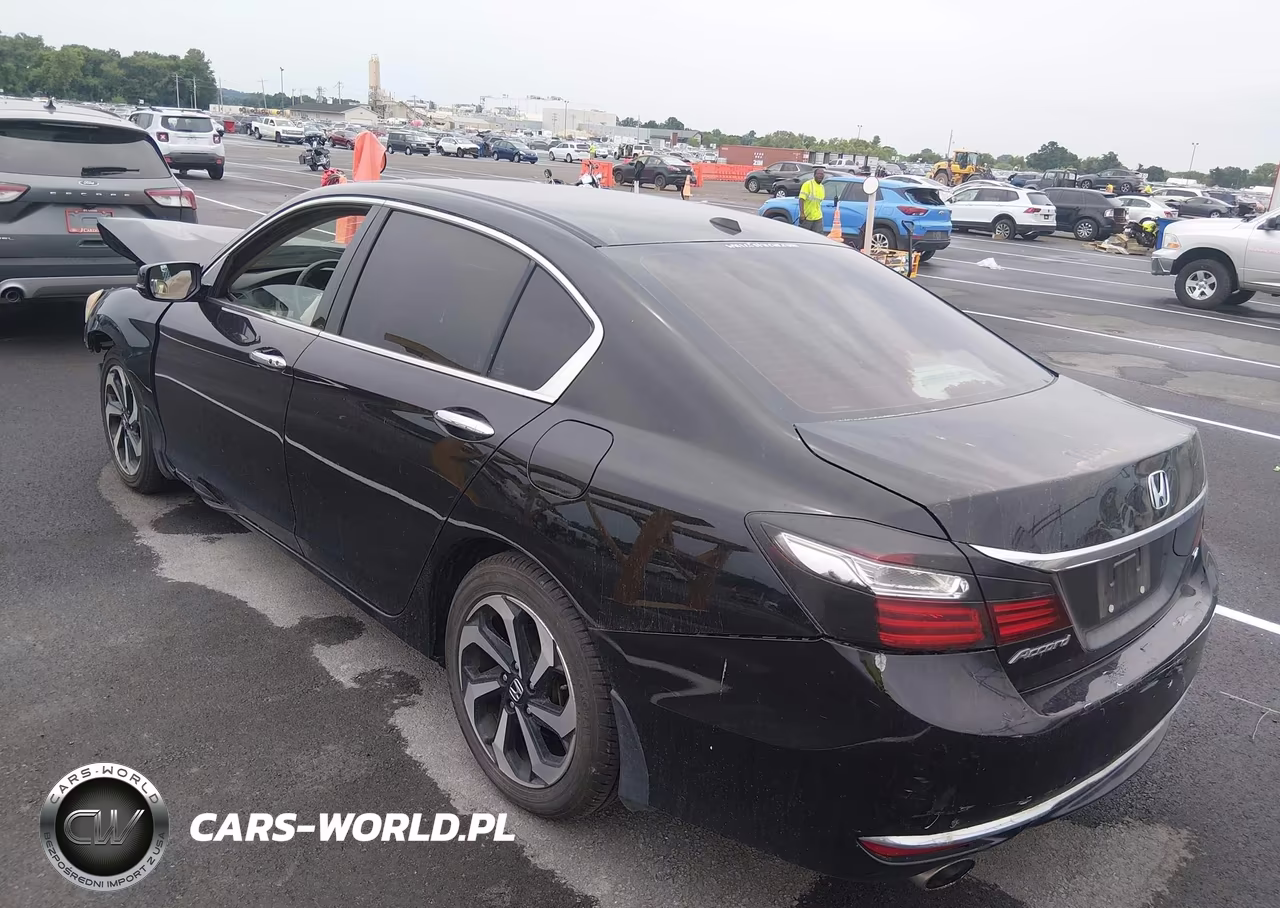 2017 Honda Accord Ex-L V6 VIN:1HGCR3F80HA008849 - 3