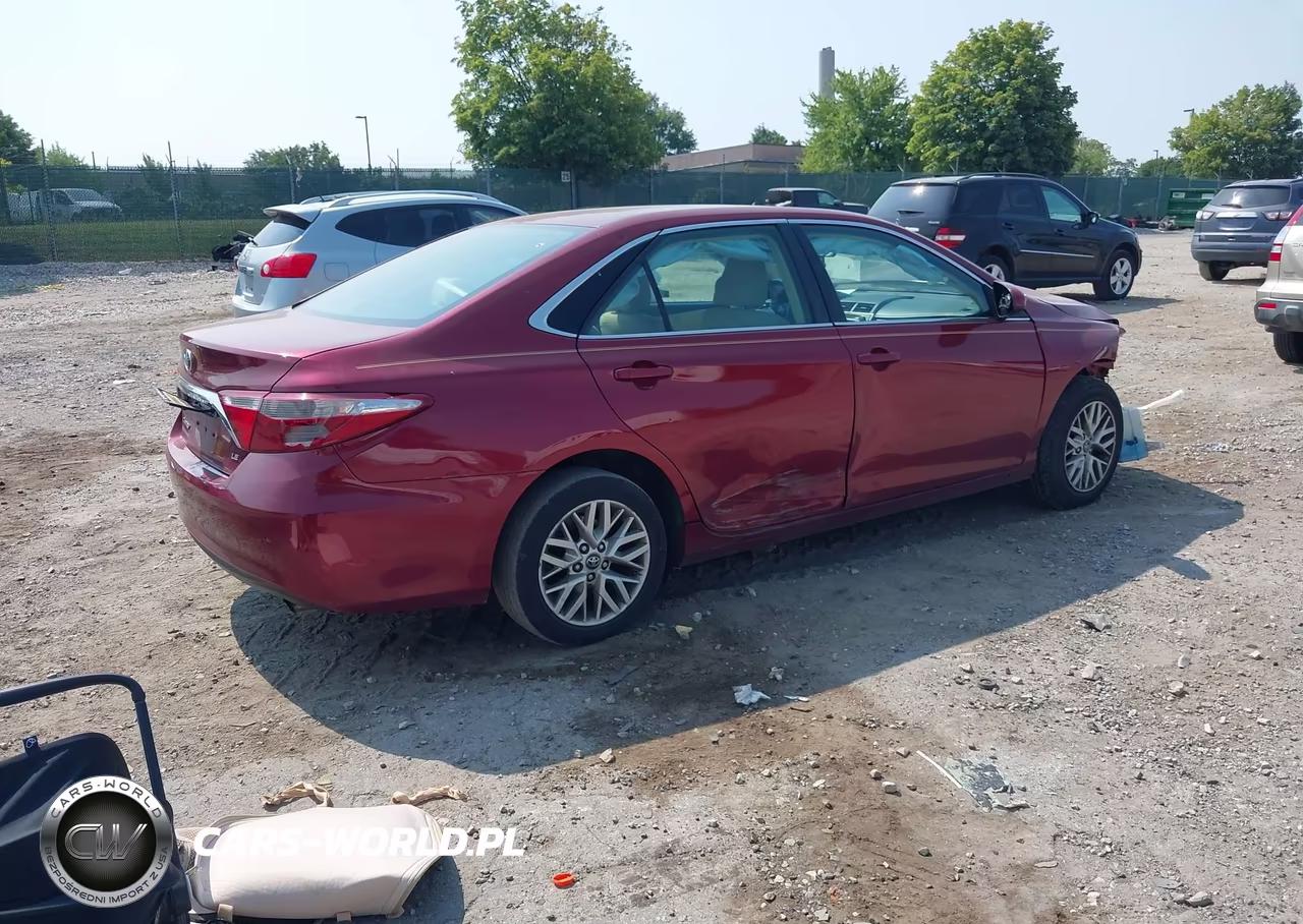 2017 Toyota Camry Le VIN:4T1BF1FK3HU757853 - 4