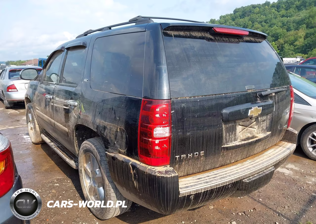 2011 Chevrolet Tahoe Ltz VIN:1GNSKCE06BR389021 - 3