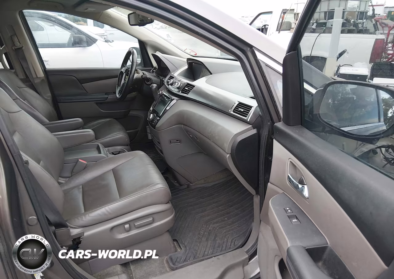 2015 Honda Odyssey Touring-Touring Elite VIN:5FNRL5H95FB050045 - 5