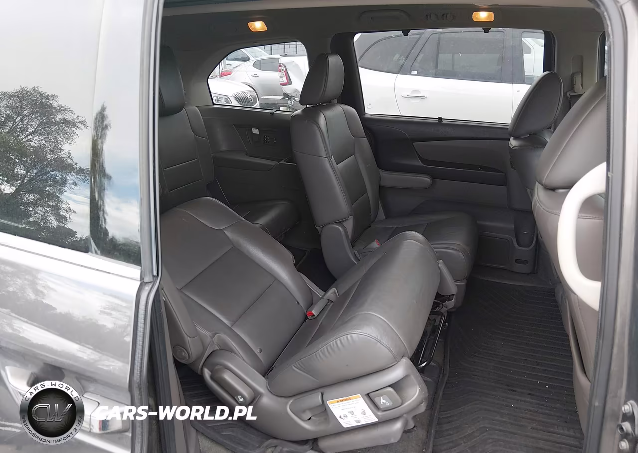 2015 Honda Odyssey Touring-Touring Elite VIN:5FNRL5H95FB050045 - 8