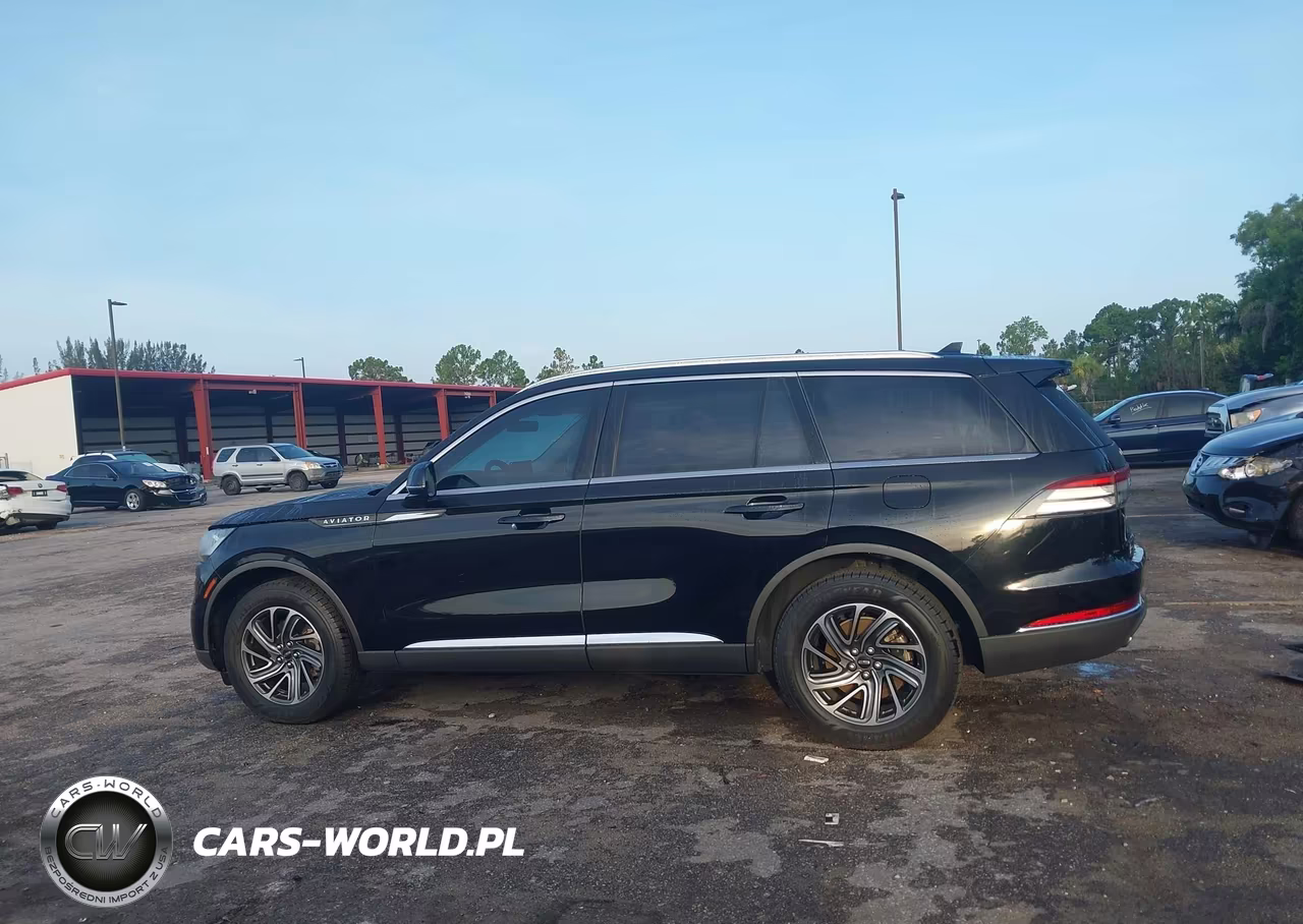 2022 Lincoln Aviator Livery VIN:5LM5J0XC4NGL11599 - 14