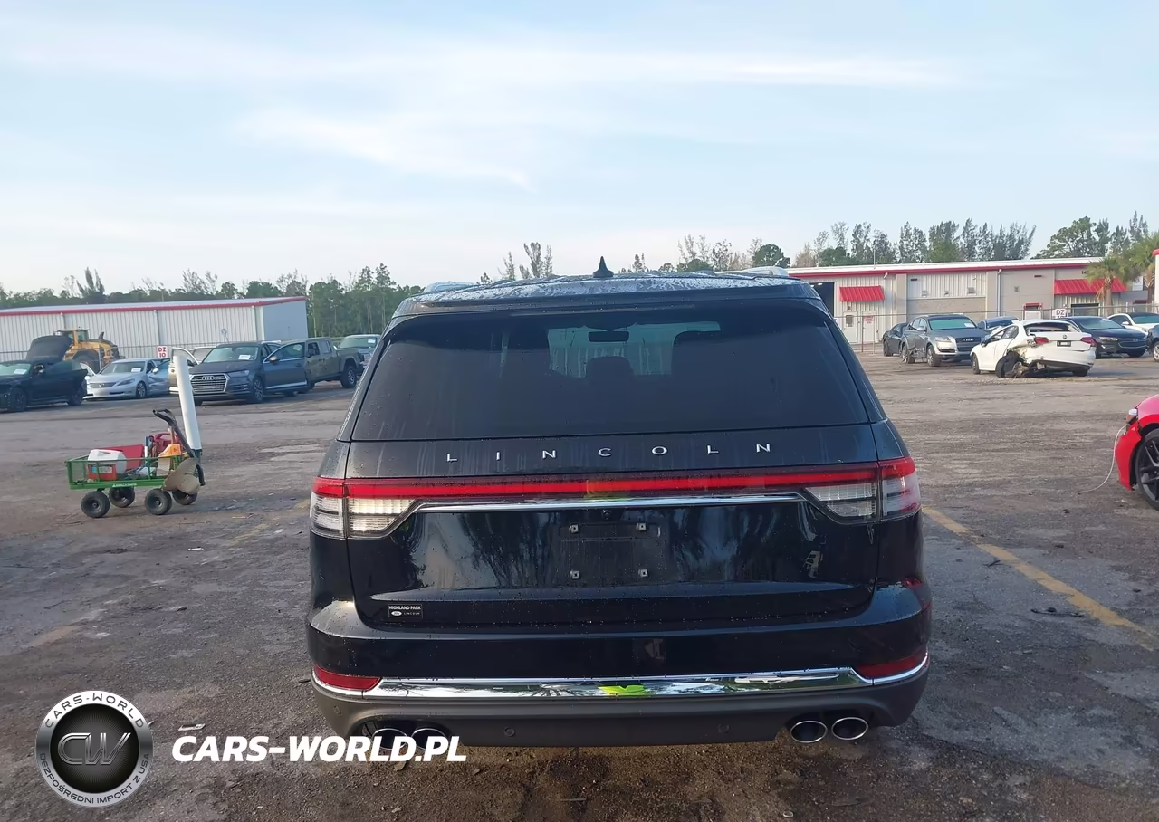 2022 Lincoln Aviator Livery VIN:5LM5J0XC4NGL11599 - 16
