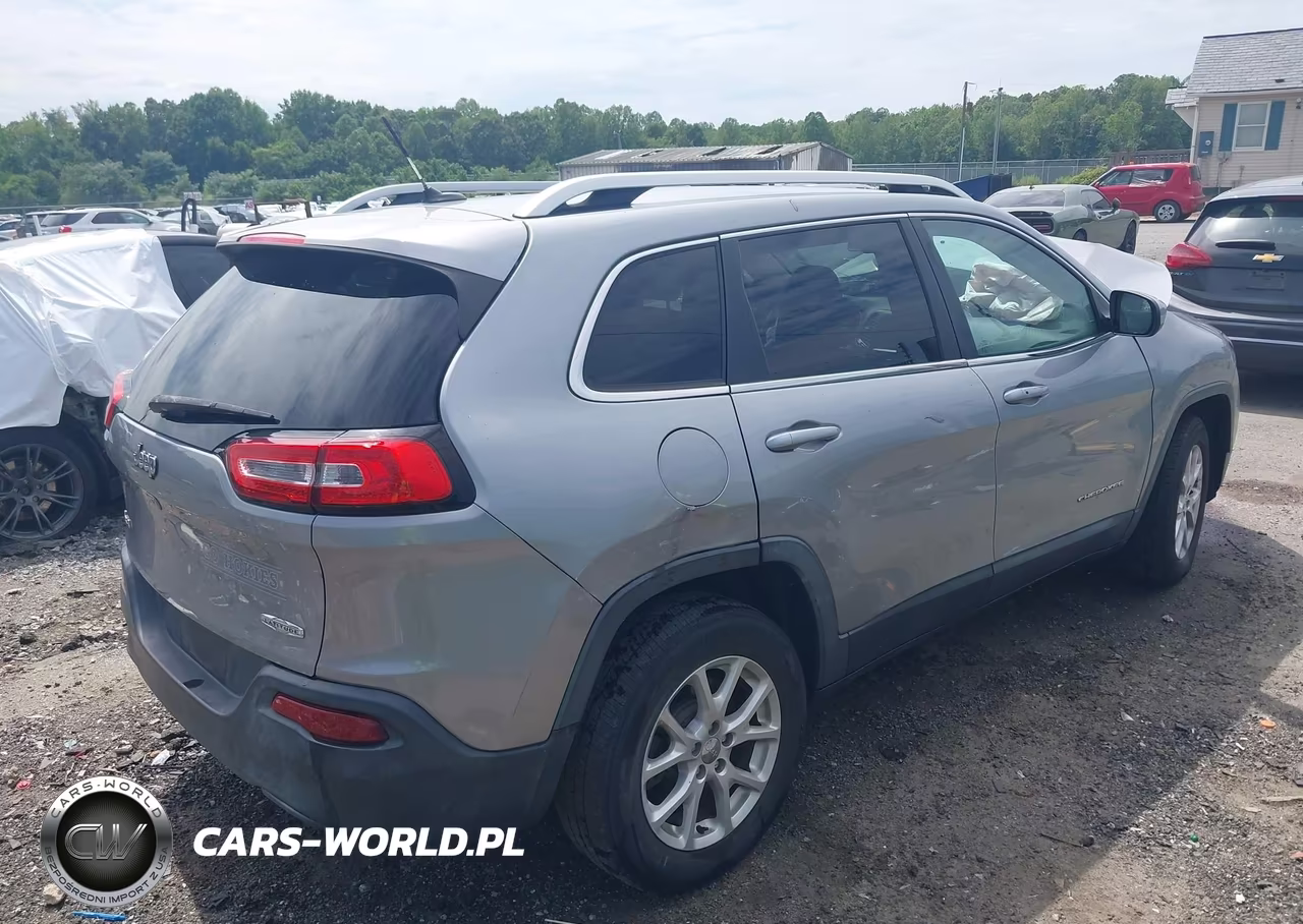 2014 Jeep Cherokee Latitude VIN:1C4PJMCBXEW240564 - 4