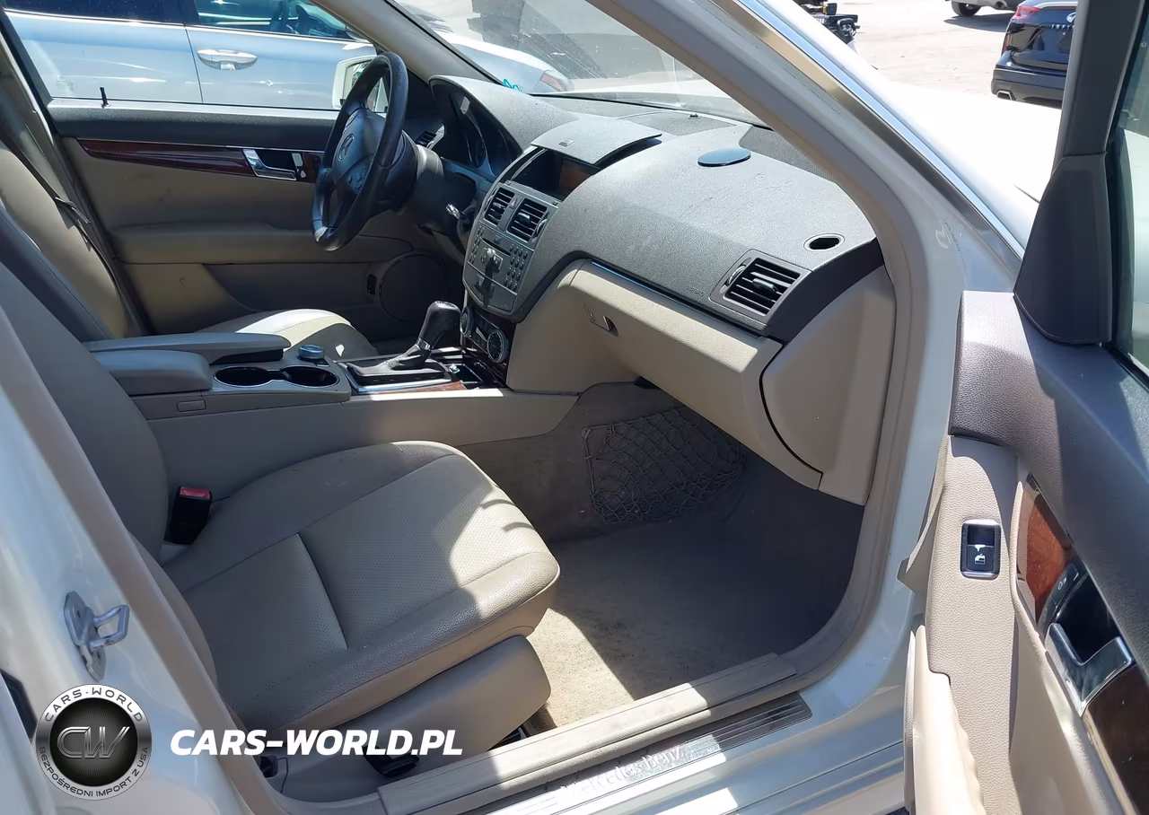 2011 Mercedes-Benz C 300 Sport VIN:WDDGF5EB9BA524738 - 5
