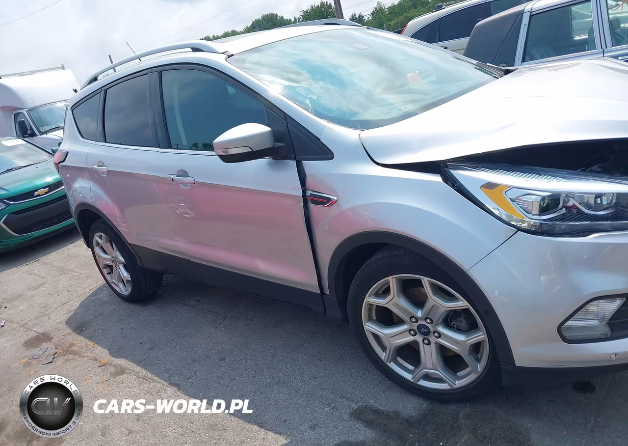 2019 Ford Escape Titanium VIN:1FMCU0J95KUB76256 - 14