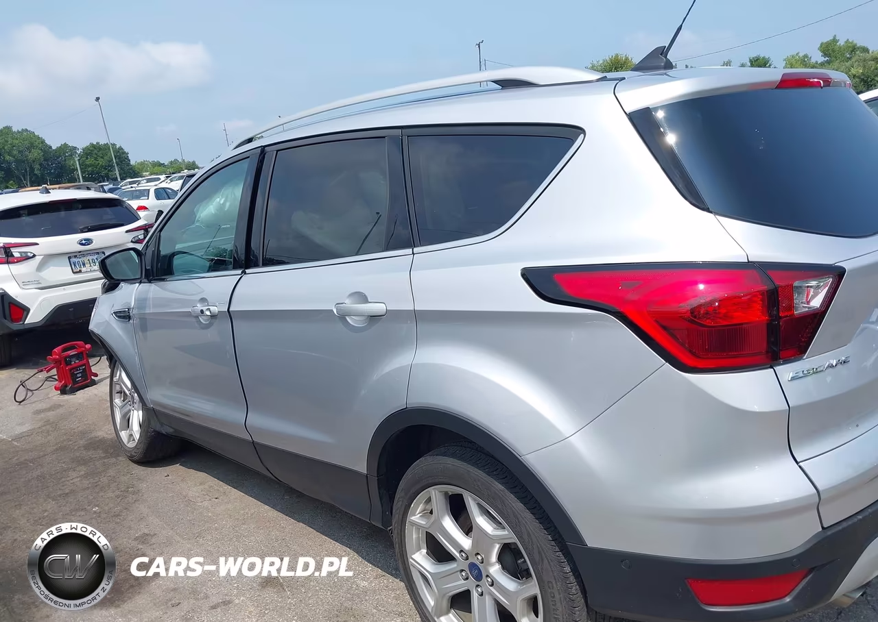 2019 Ford Escape Titanium VIN:1FMCU0J95KUB76256 - 15