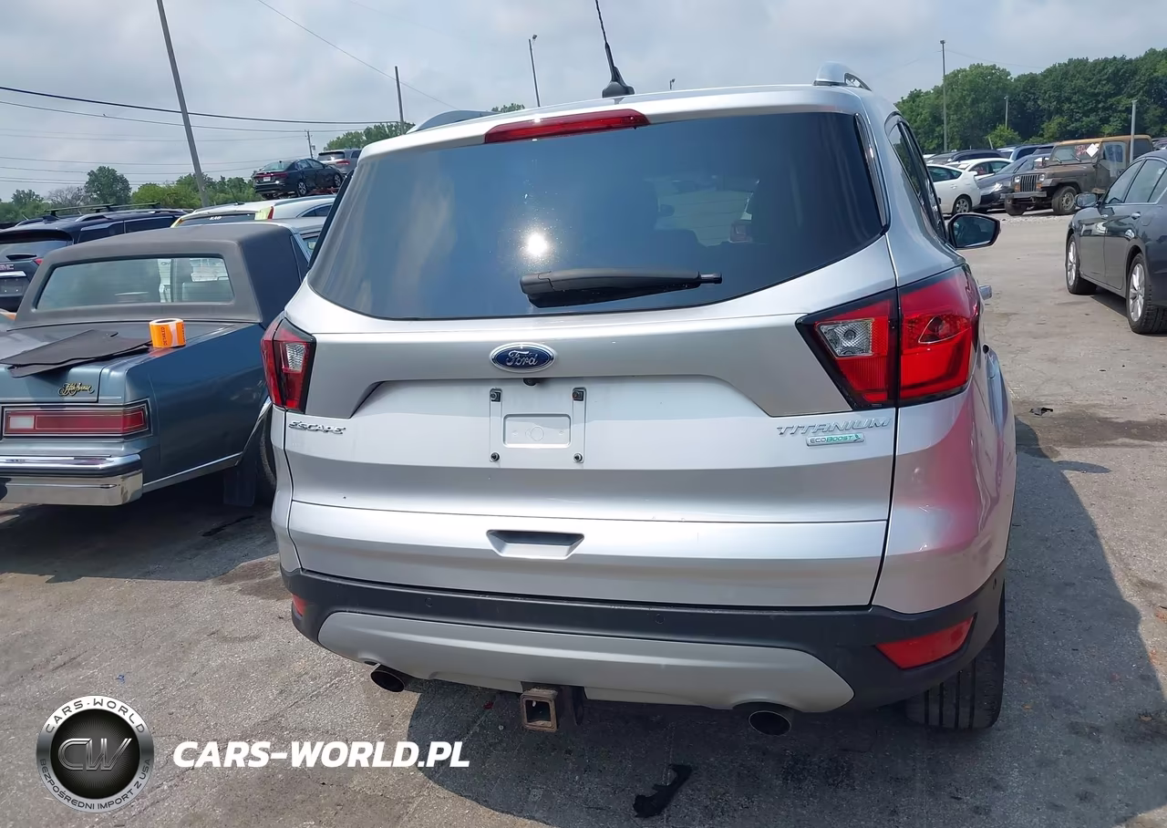 2019 Ford Escape Titanium VIN:1FMCU0J95KUB76256 - 17