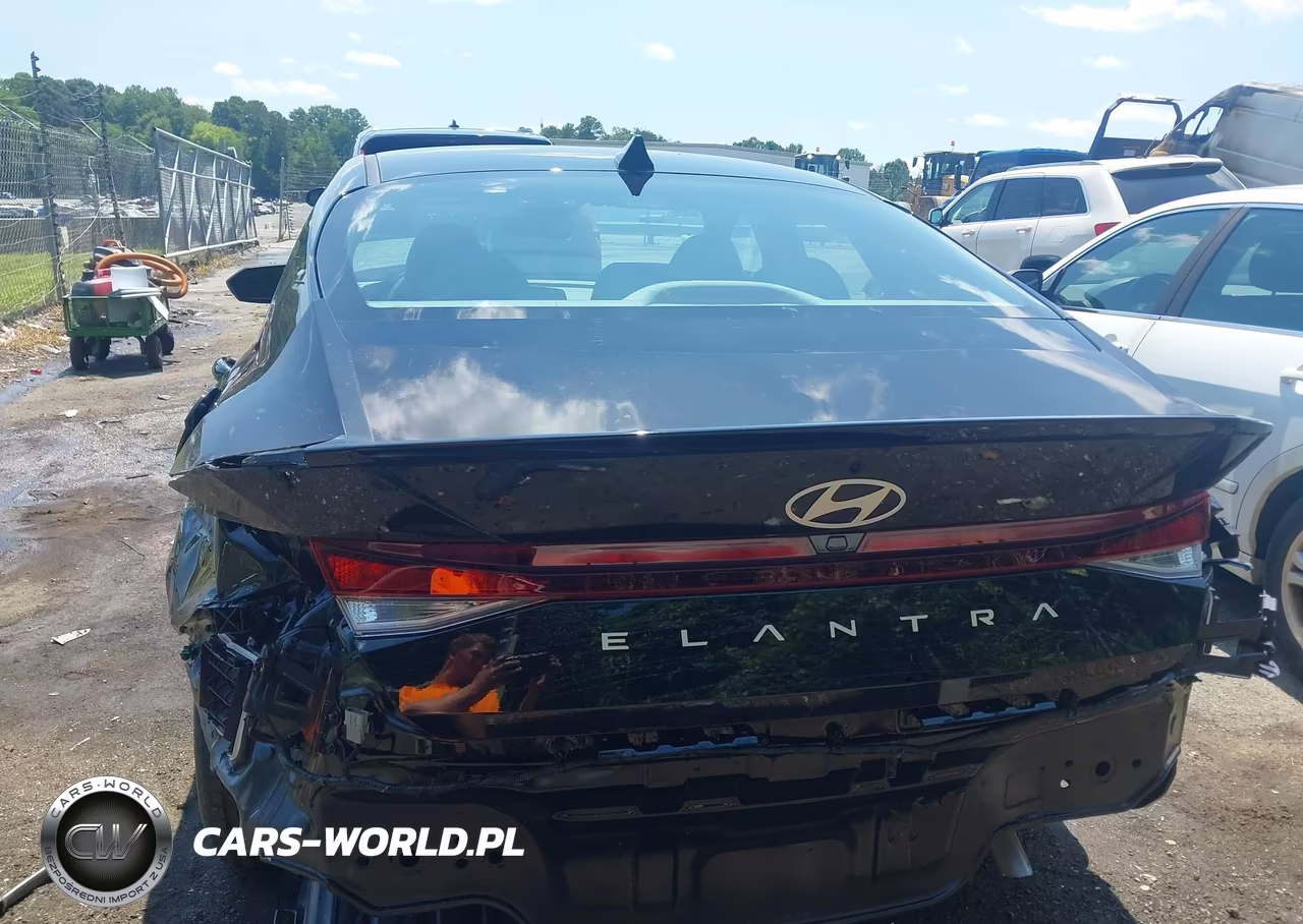 2026 Hyundai Elantra Sel Sport VIN:KMHLM4DG9TU227132 - 16