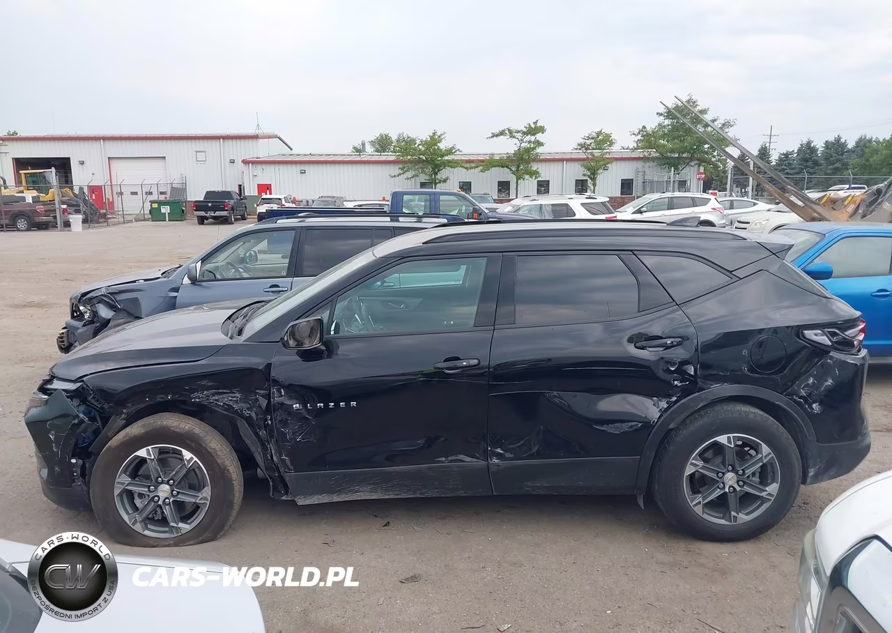2025 Chevrolet Blazer Awd 2Lt VIN:3GNKBHR42SS118013 - 14