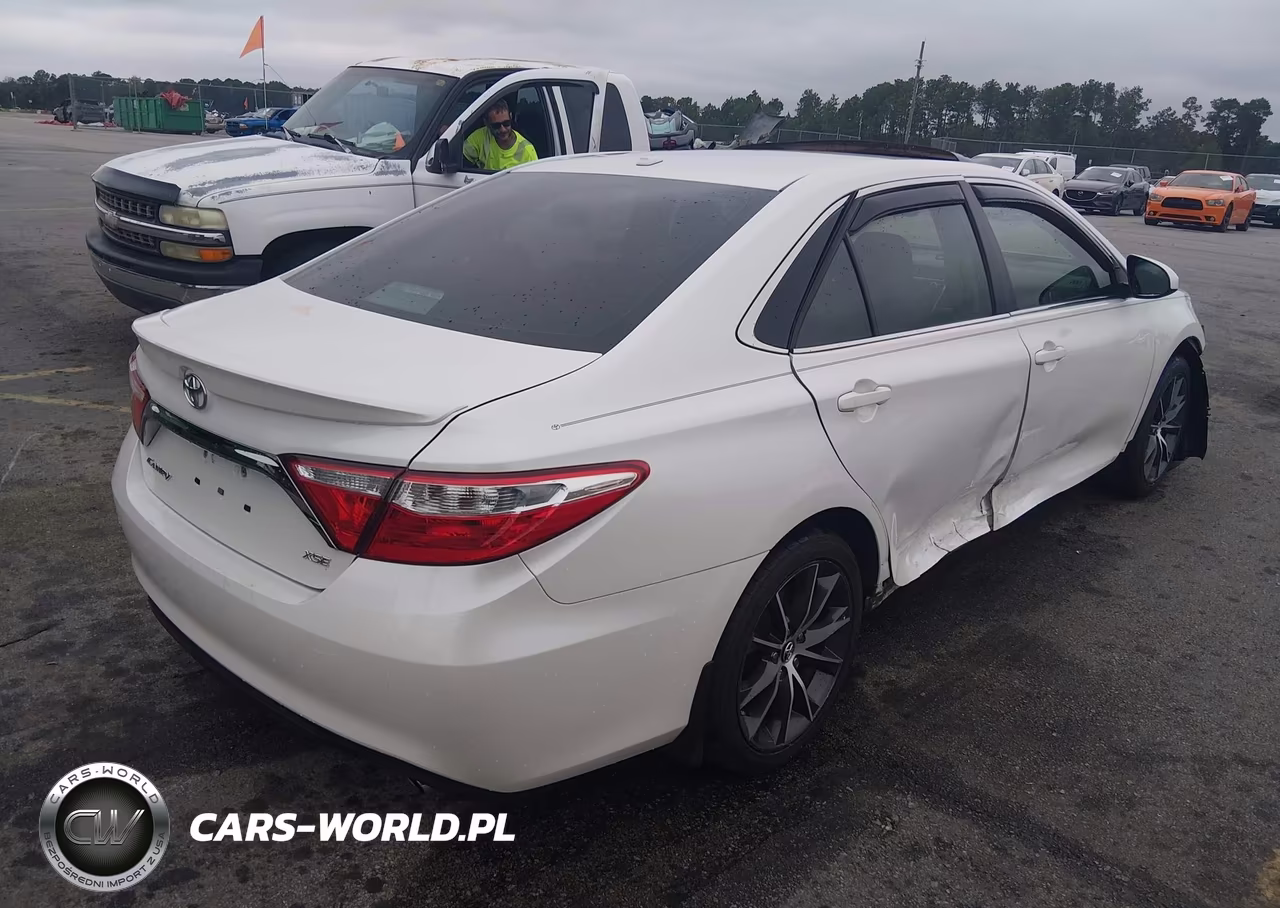 2017 Toyota Camry Xse VIN:4T1BF1FK3HU753155 - 4