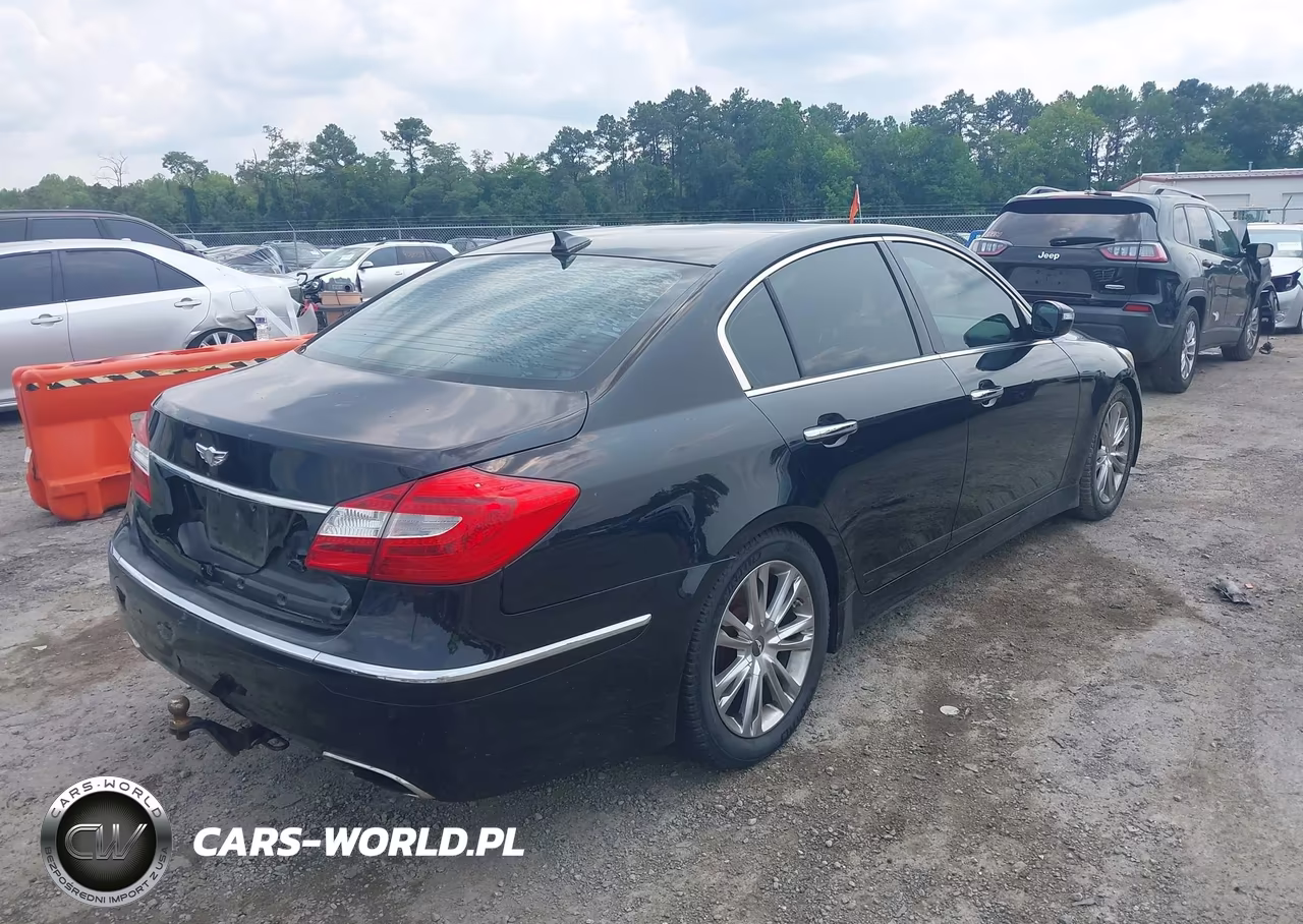 2012 Hyundai Genesis 3.8 VIN:KMHGC4DD1CU194427 - 4