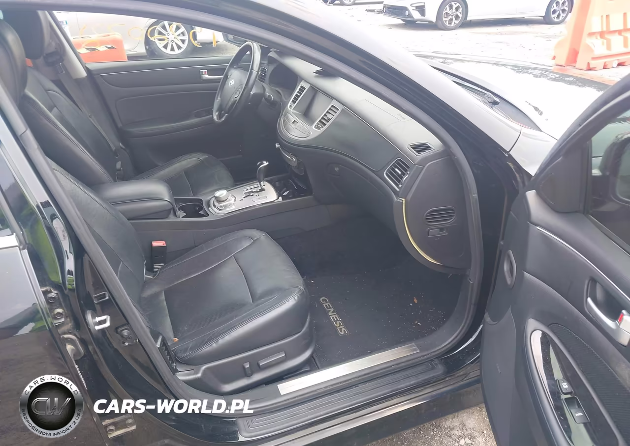 2012 Hyundai Genesis 3.8 VIN:KMHGC4DD1CU194427 - 5