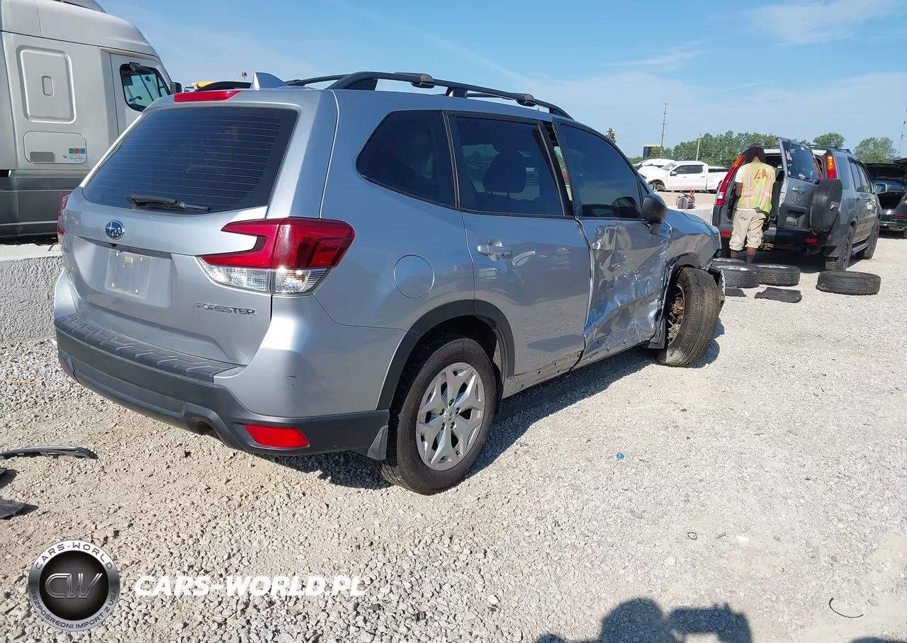 2019 Subaru Forester VIN:JF2SKACC1KH480554 - 4