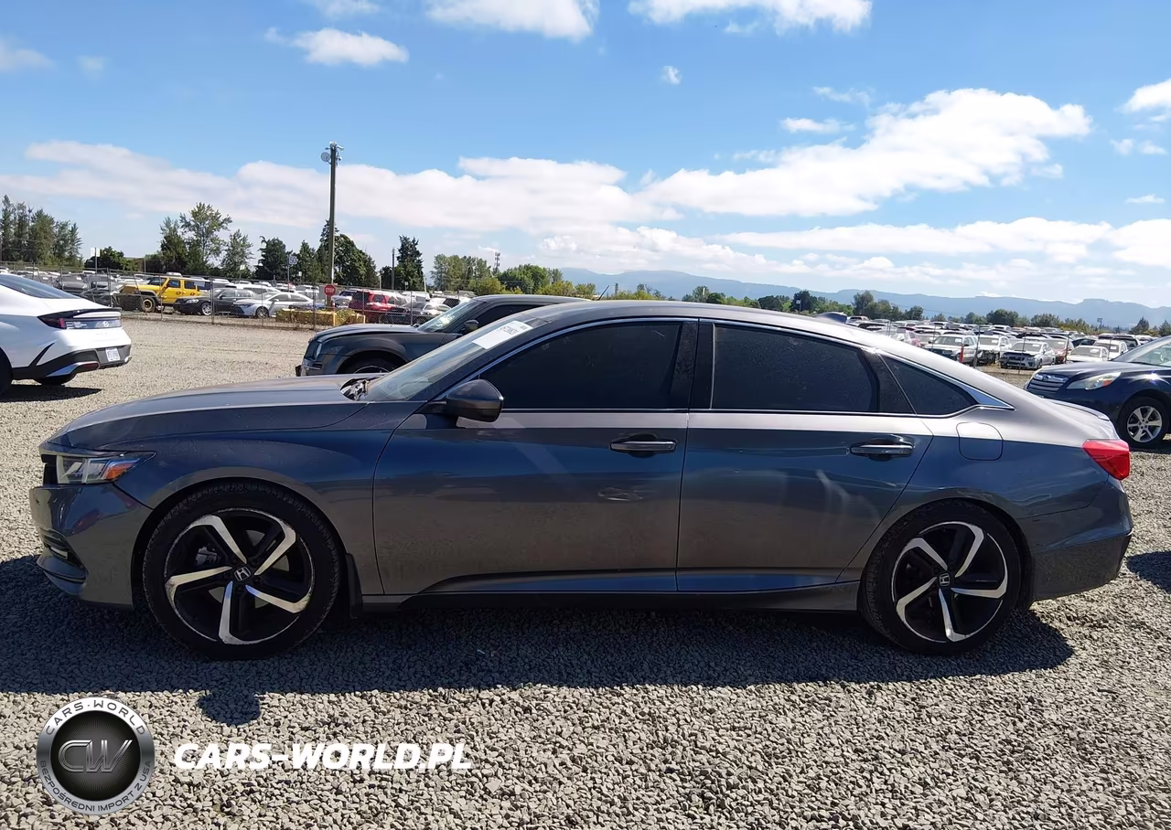 2018 Honda Accord Sport VIN:1HGCV1F39JA211992 - 14