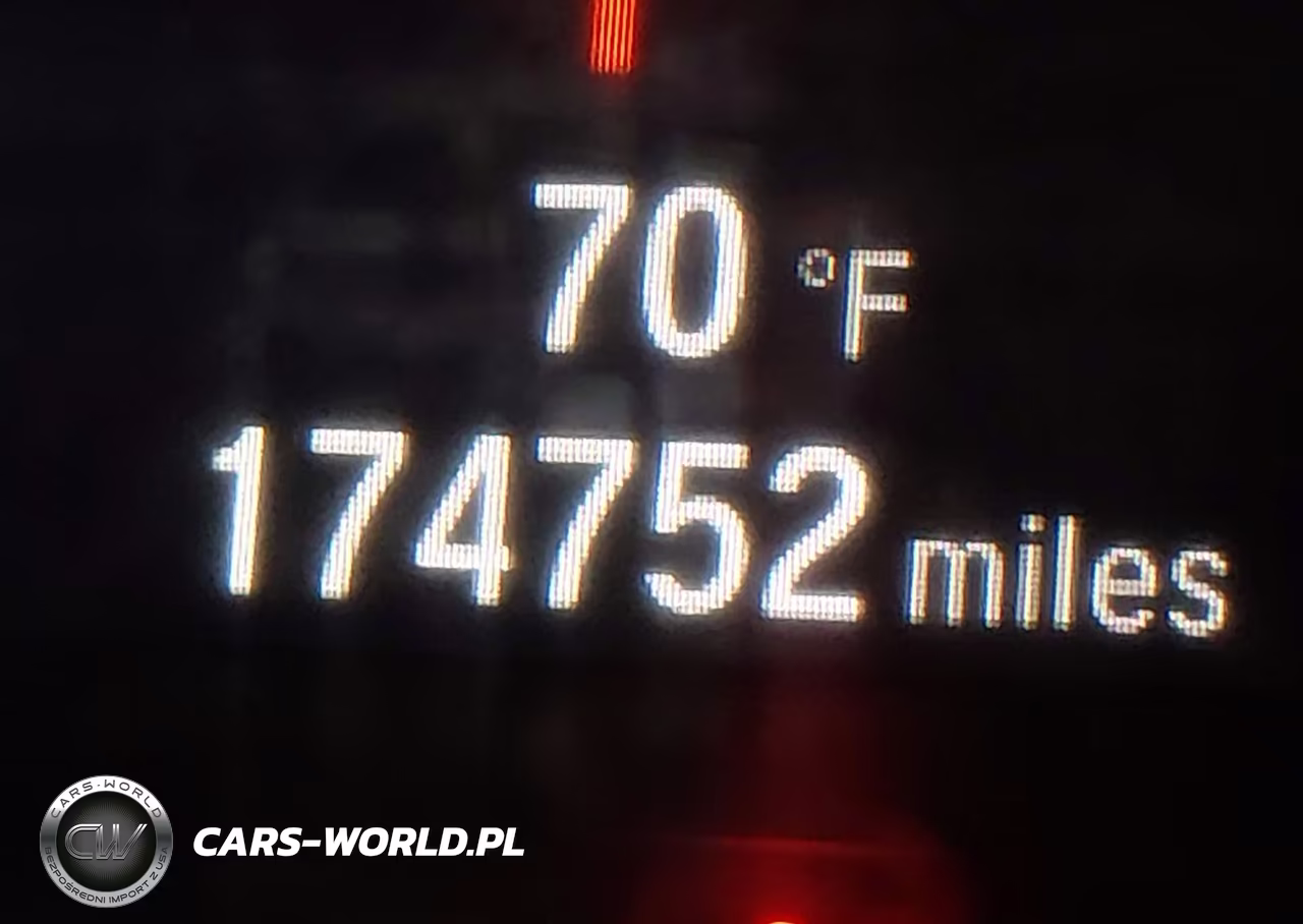 2018 Honda Accord Sport VIN:1HGCV1F39JA211992 - 15