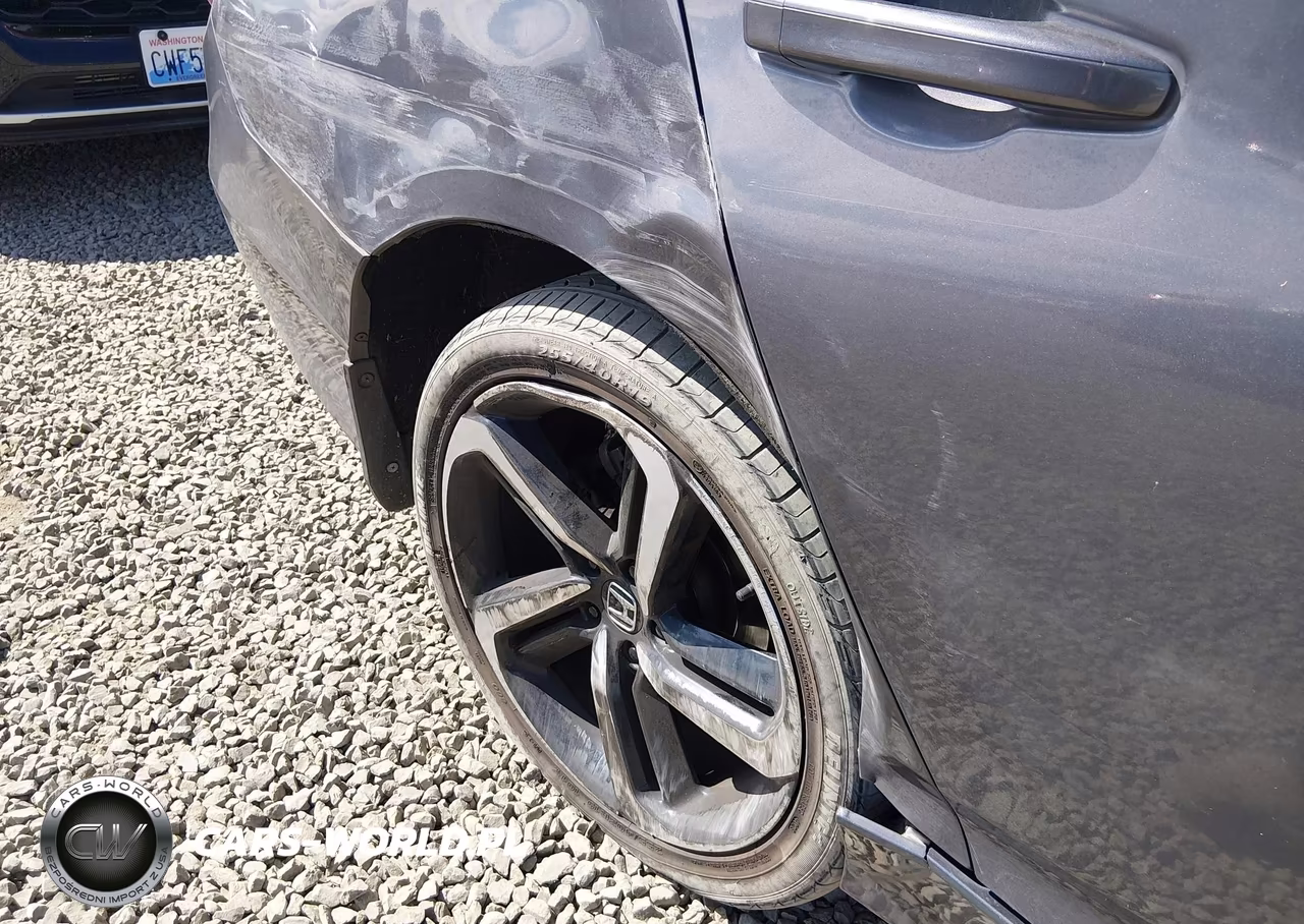 2018 Honda Accord Sport VIN:1HGCV1F39JA211992 - 18