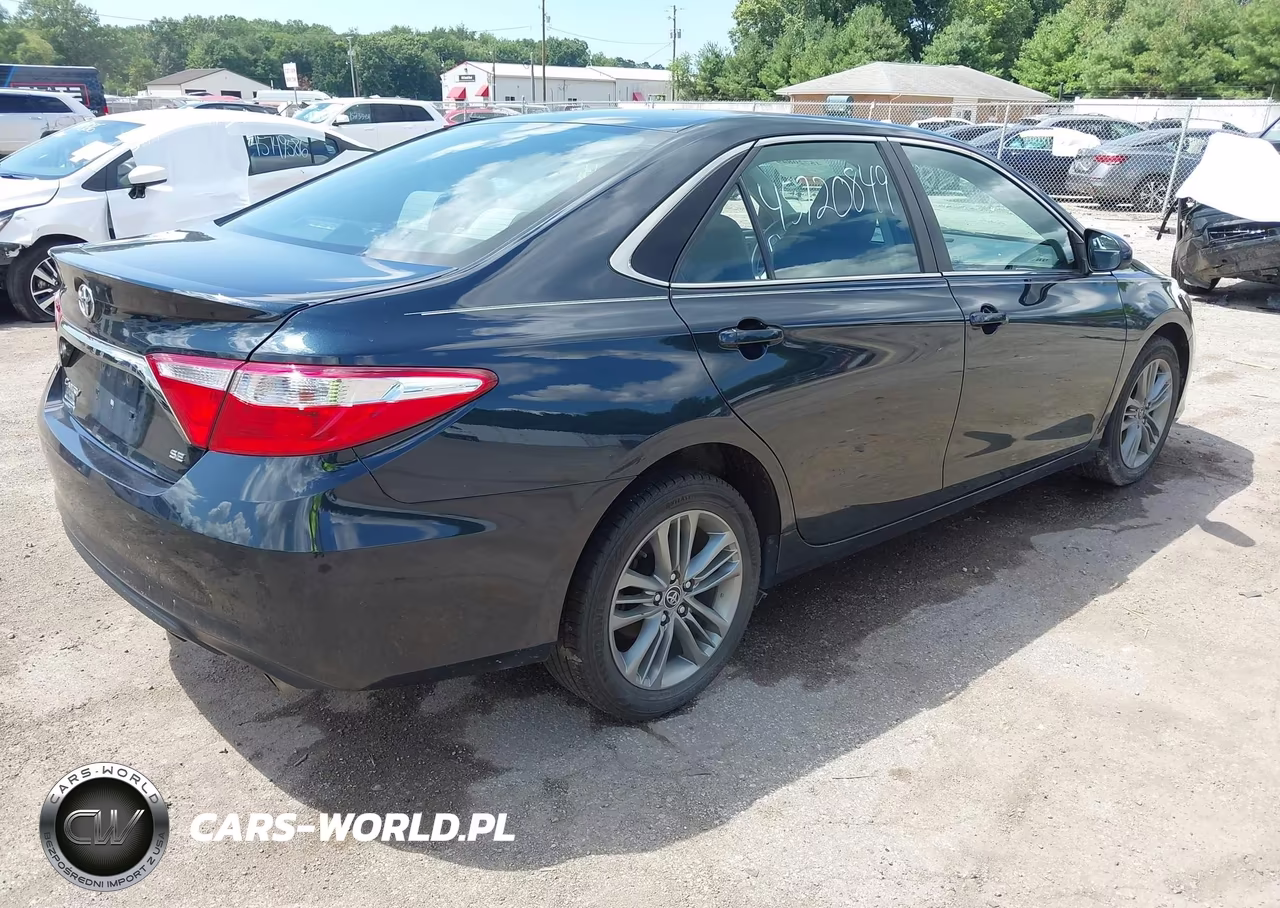 2015 Toyota Camry Se VIN:4T1BF1FK9FU053119 - 4