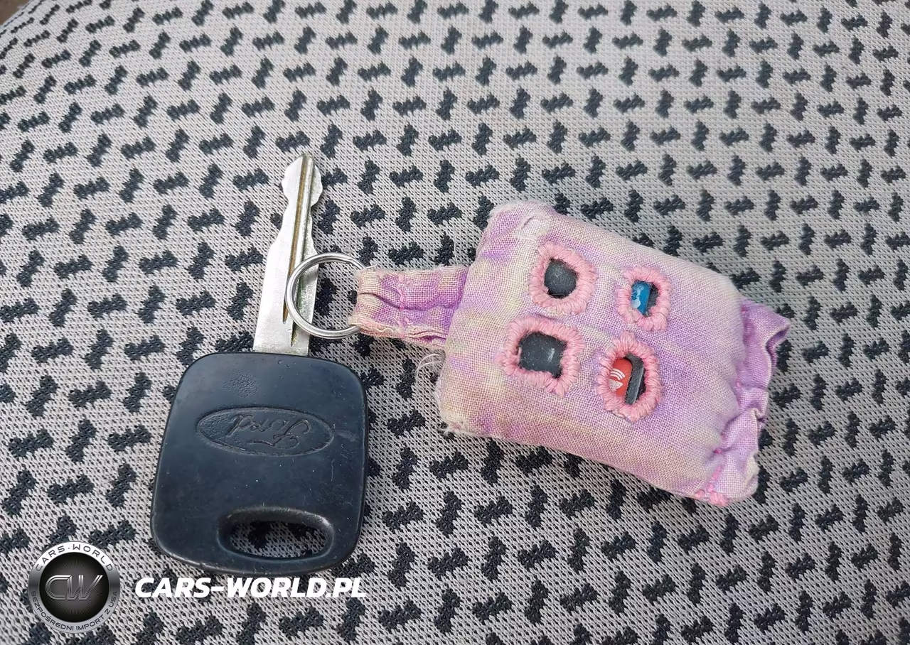 2005 Ford Focus Zx4 VIN:1FAFP34N55W200976 - 11