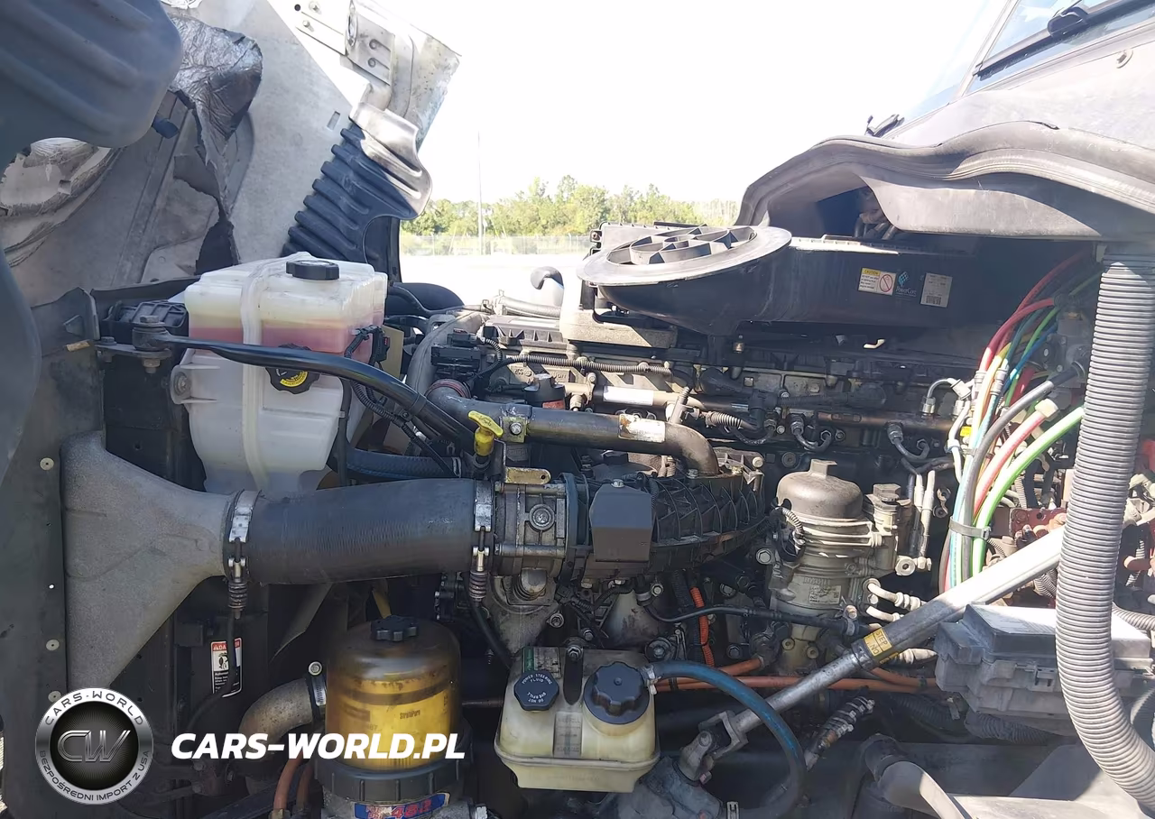2015 Freightliner Cascadia 125 VIN:1FUJGLDV1FLGF1000 - 9