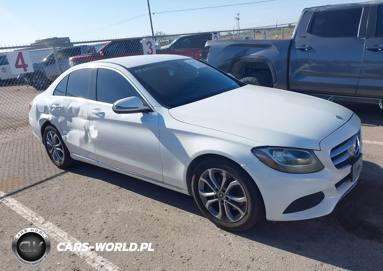 2017 Mercedes-Benz C 300 Luxury-Sport – zdjęcie 1 z 16