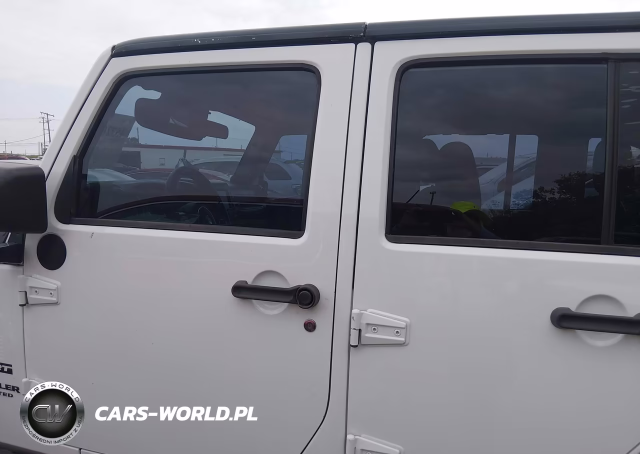 2014 Jeep Wrangler Unlimited Sport VIN:1C4BJWDG4EL247978 - 14