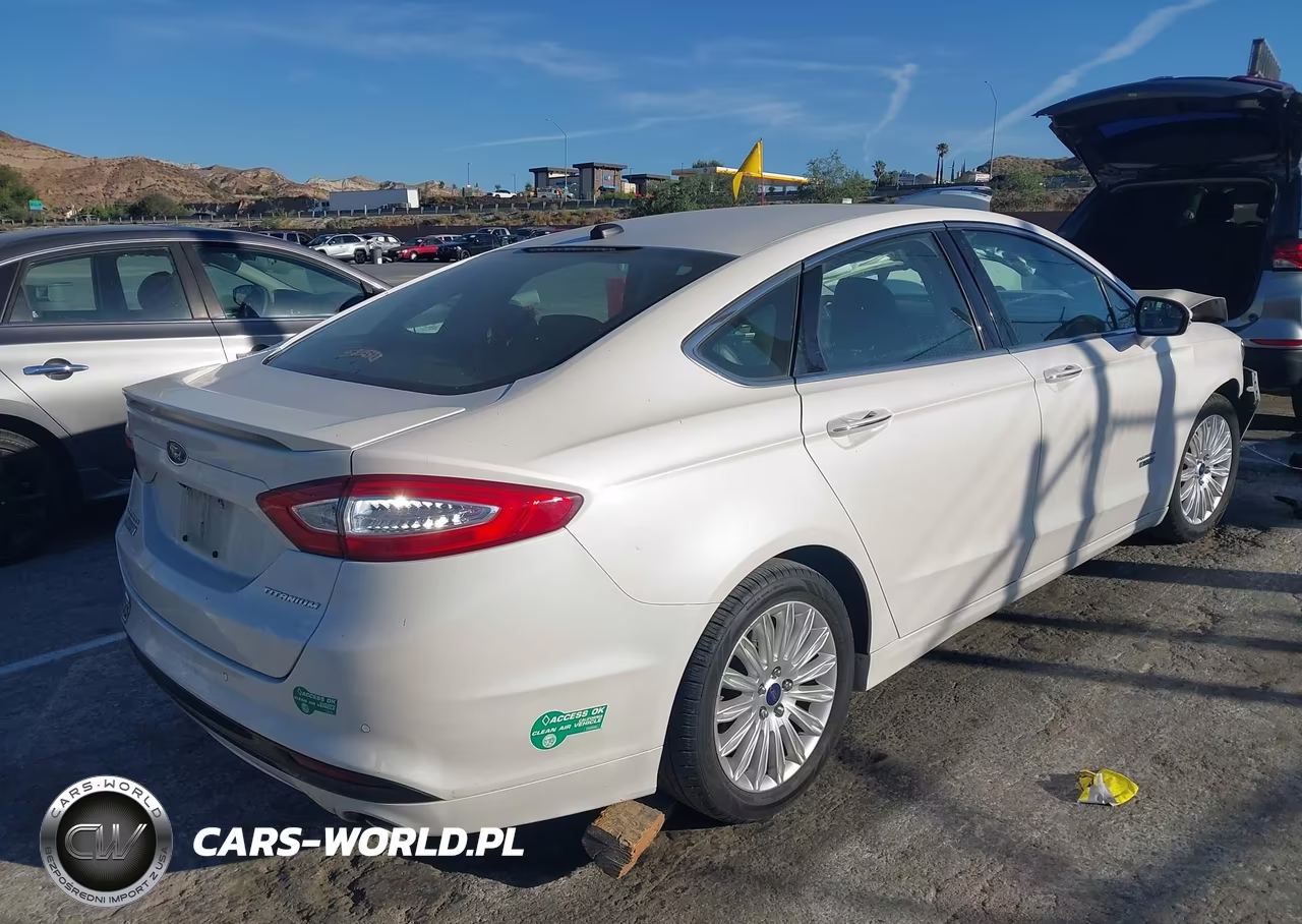 2014 Ford Fusion Energi Titanium VIN:3FA6P0SU4ER256953 - 4