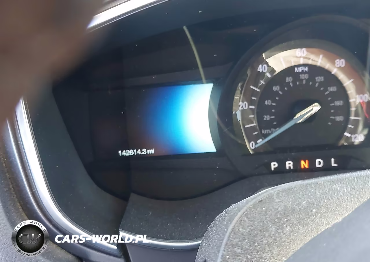 2014 Ford Fusion Energi Titanium VIN:3FA6P0SU4ER256953 - 7