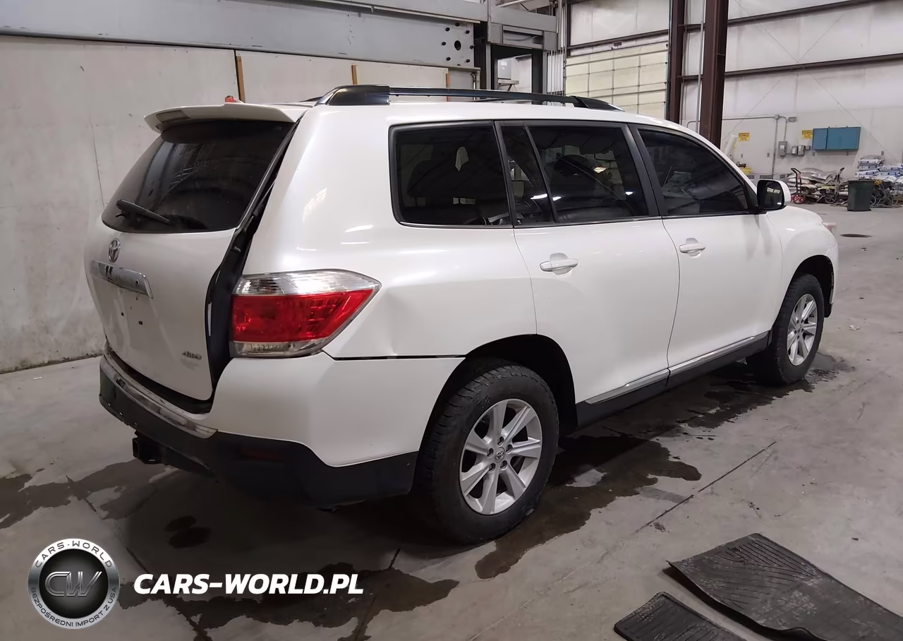 2013 Toyota Highlander Se V6 VIN:5TDBK3EHXDS275011 - 4