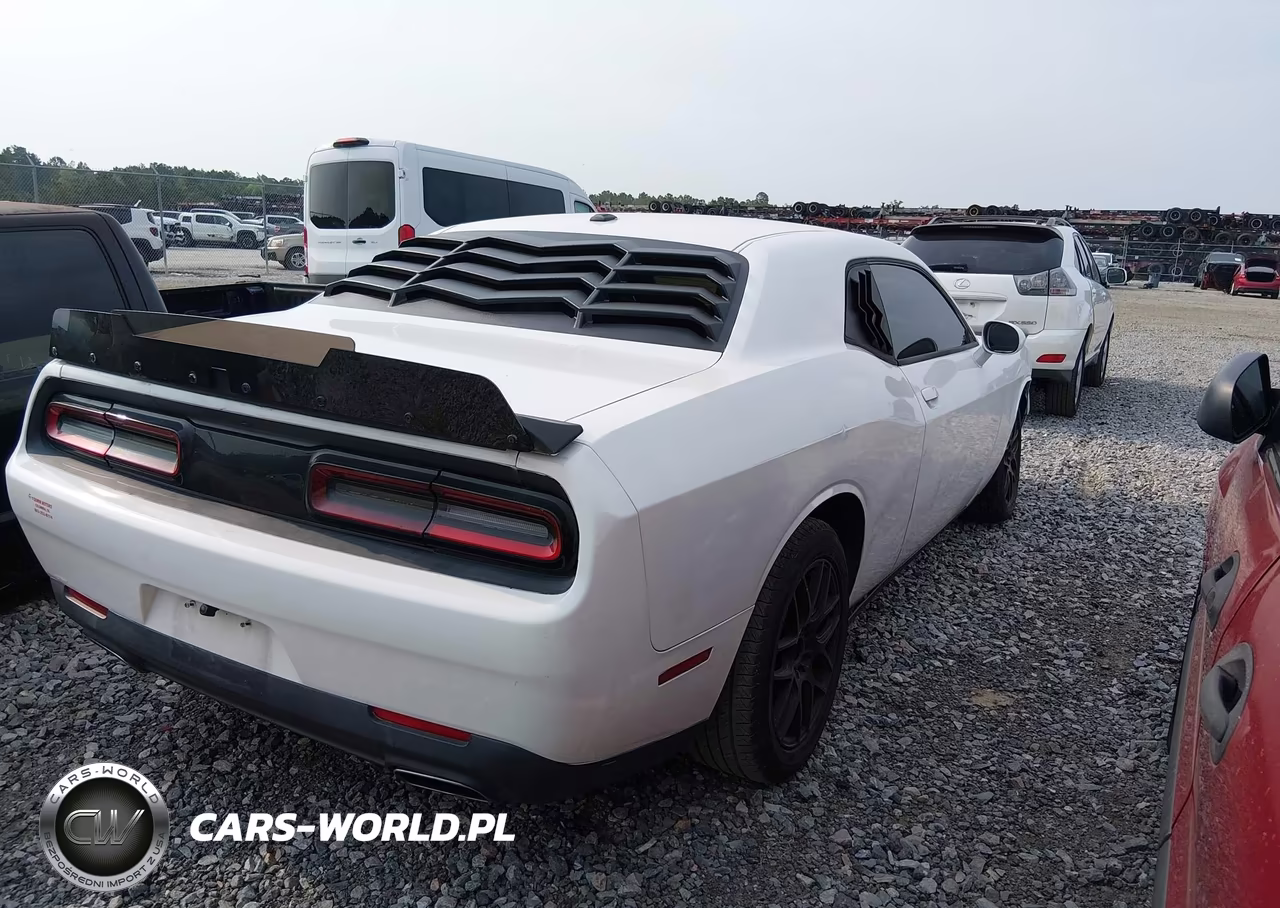 2017 Dodge Challenger Sxt VIN:2C3CDZAG9HH568888 - 4