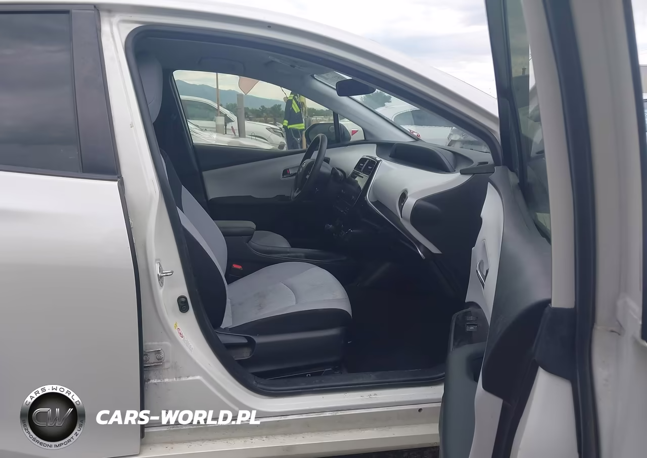 2016 Toyota Prius Two VIN:JTDKBRFU4G3023243 - 5