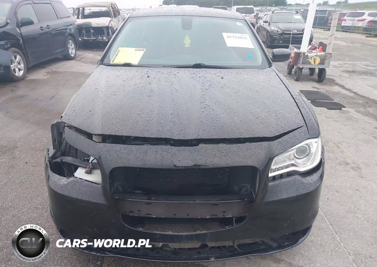 2018 Chrysler 300 Touring VIN:2C3CCAAG5JH320583 - 12