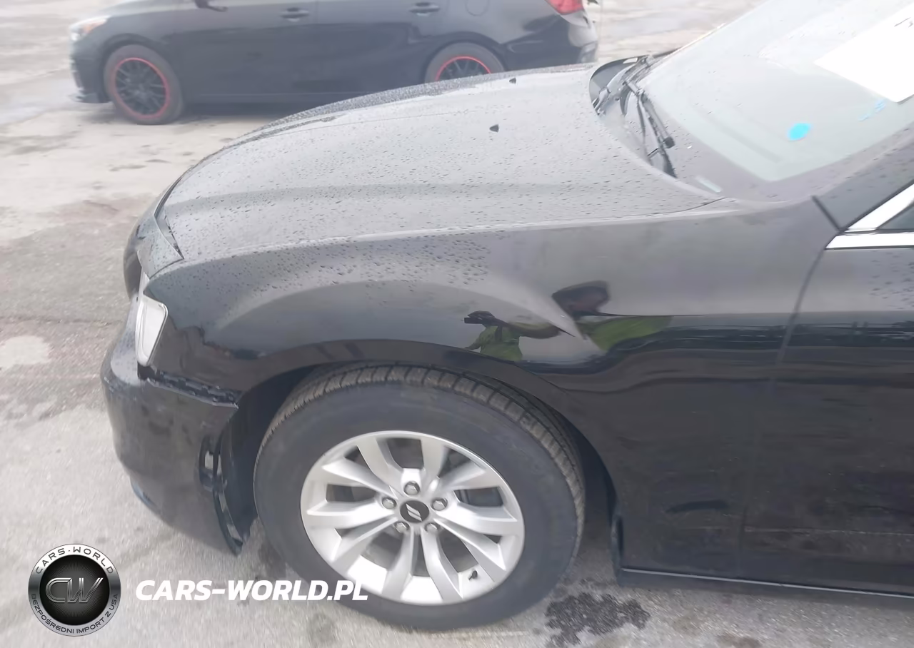 2018 Chrysler 300 Touring VIN:2C3CCAAG5JH320583 - 6