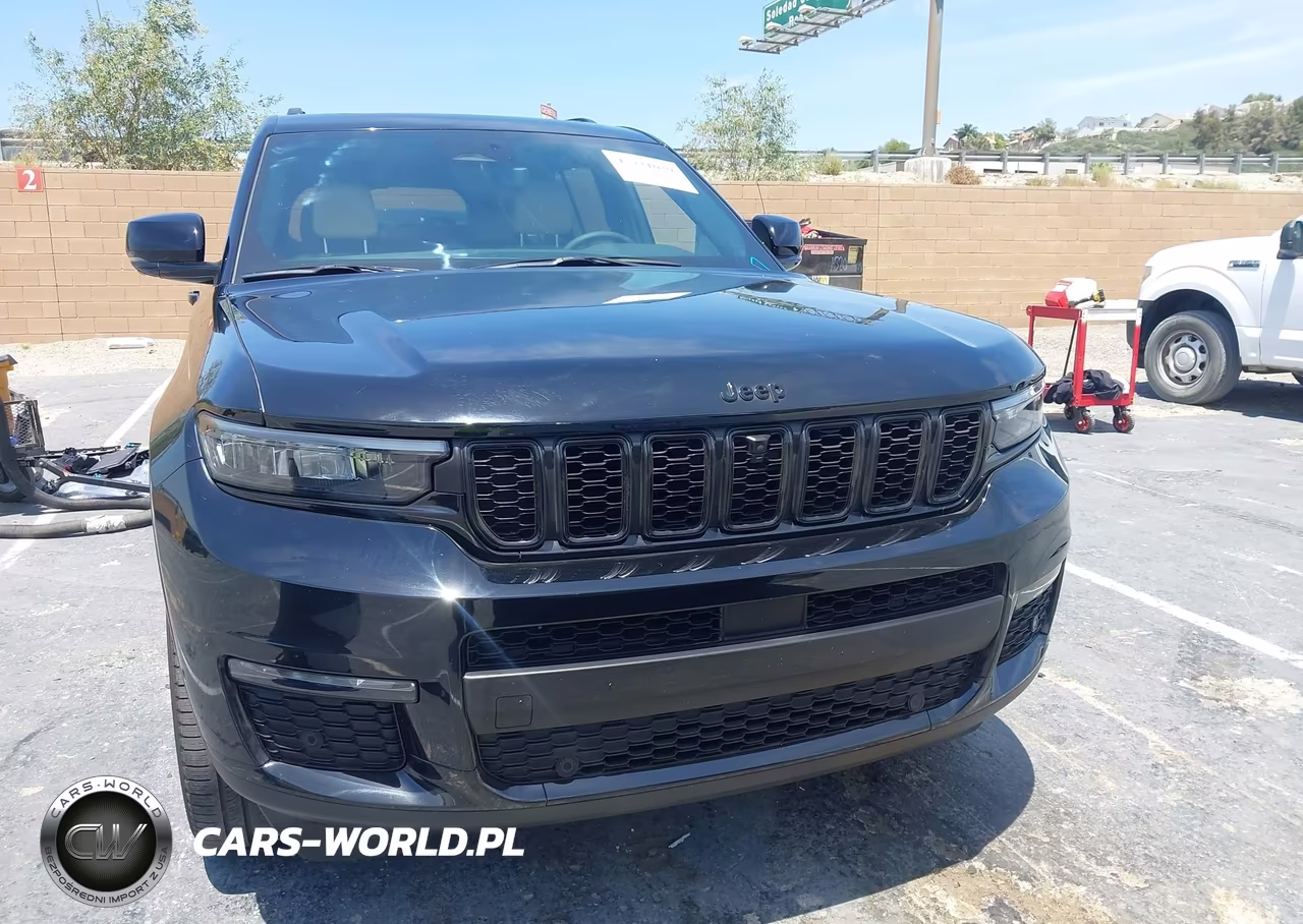 2023 Jeep Grand Cherokee L Limited 4X4 VIN:1C4RJKBG4P8869190 - 13