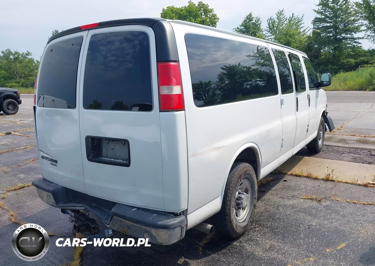 2016 Chevrolet Express 3500 Lt VIN:1GAZGPFG8G1283180 - 4