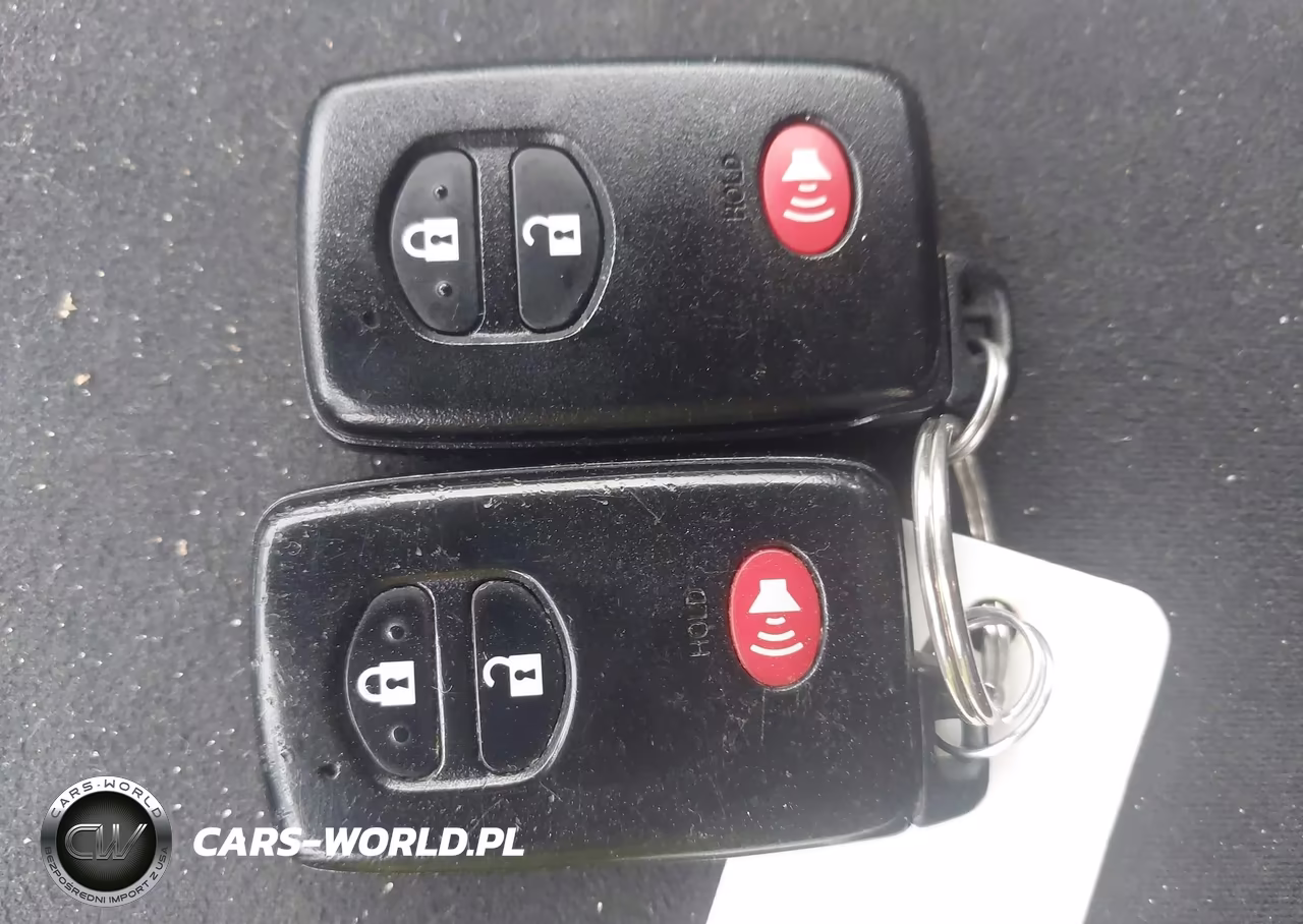 2014 Toyota Prius V Two VIN:JTDZN3EU3E3359189 - 11