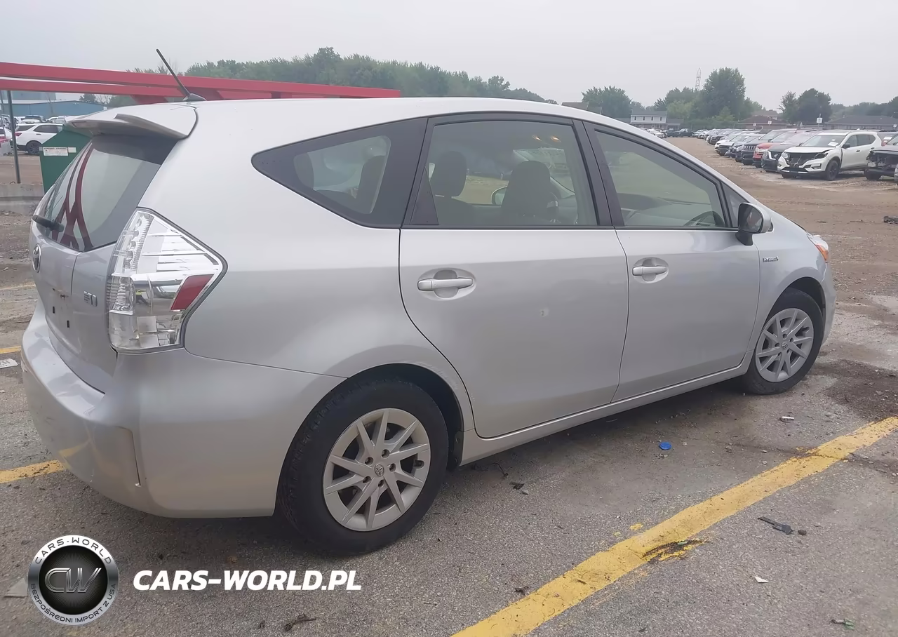 2014 Toyota Prius V Two VIN:JTDZN3EU3E3359189 - 4