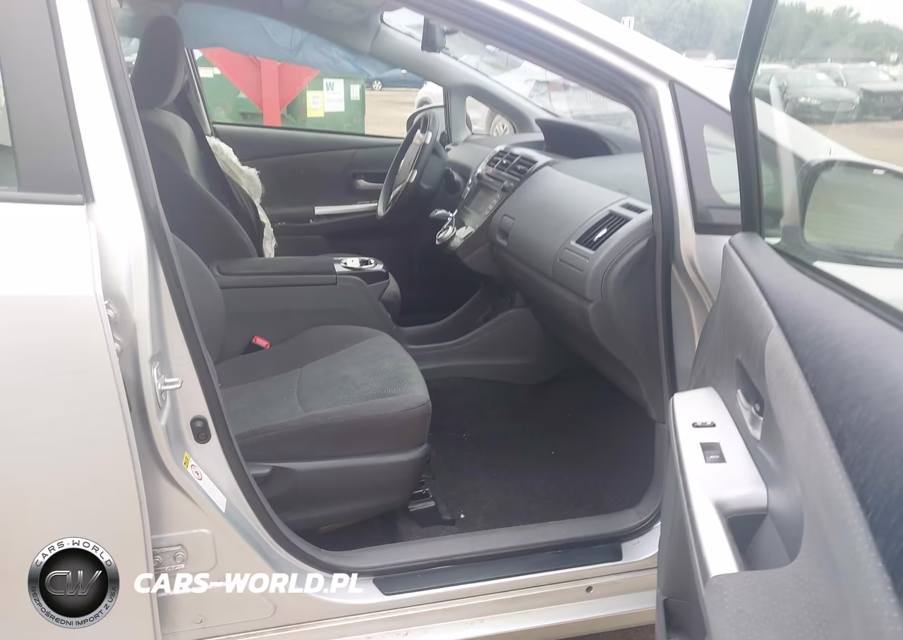 2014 Toyota Prius V Two VIN:JTDZN3EU3E3359189 - 5