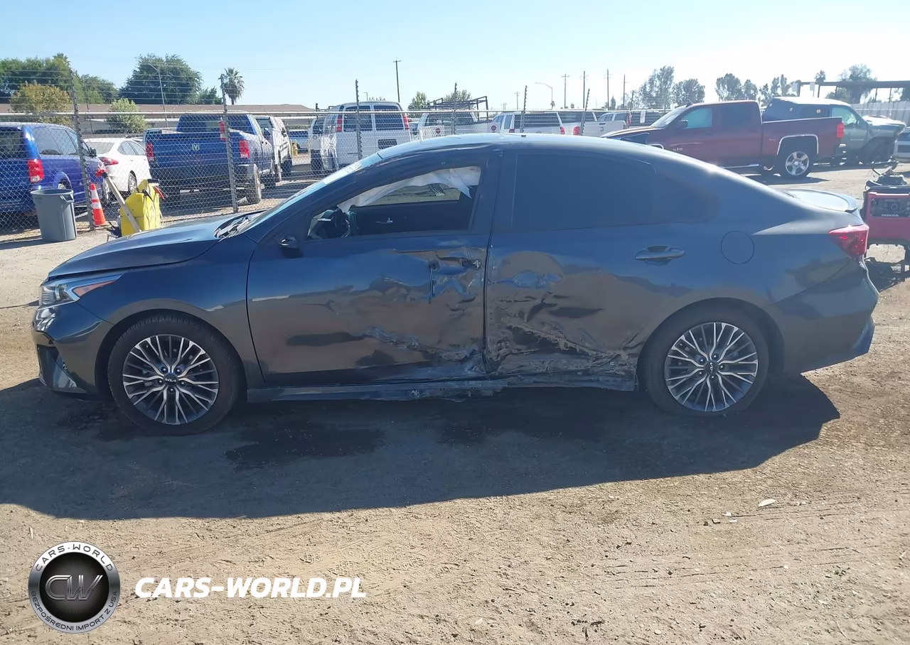 2023 Kia Forte Gt-Line VIN:3KPF54ADXPE525301 - 15