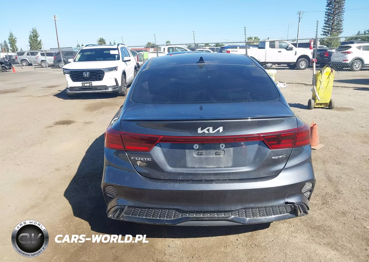 2023 Kia Forte Gt-Line VIN:3KPF54ADXPE525301 - 17