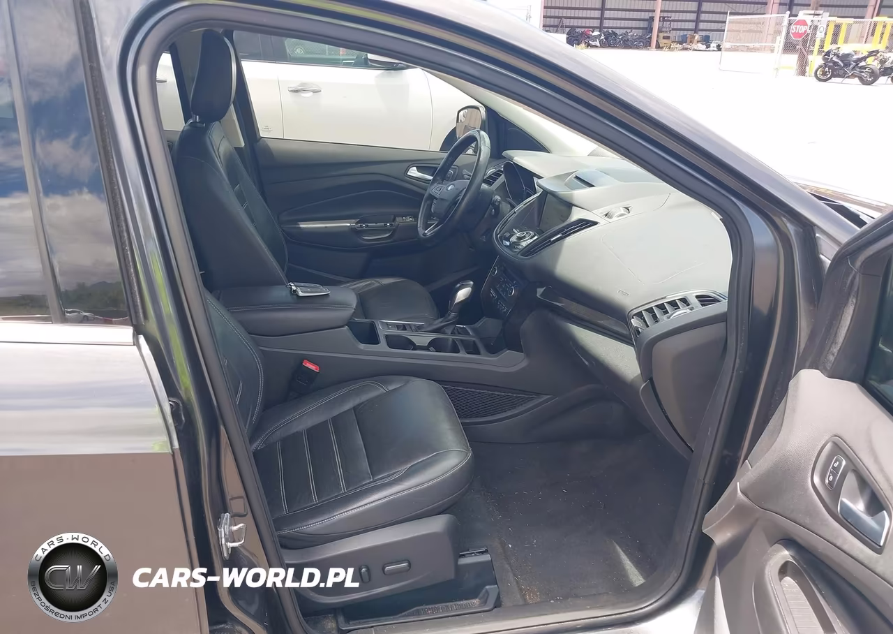2018 Ford Escape Titanium VIN:1FMCU0J91JUB28090 - 5