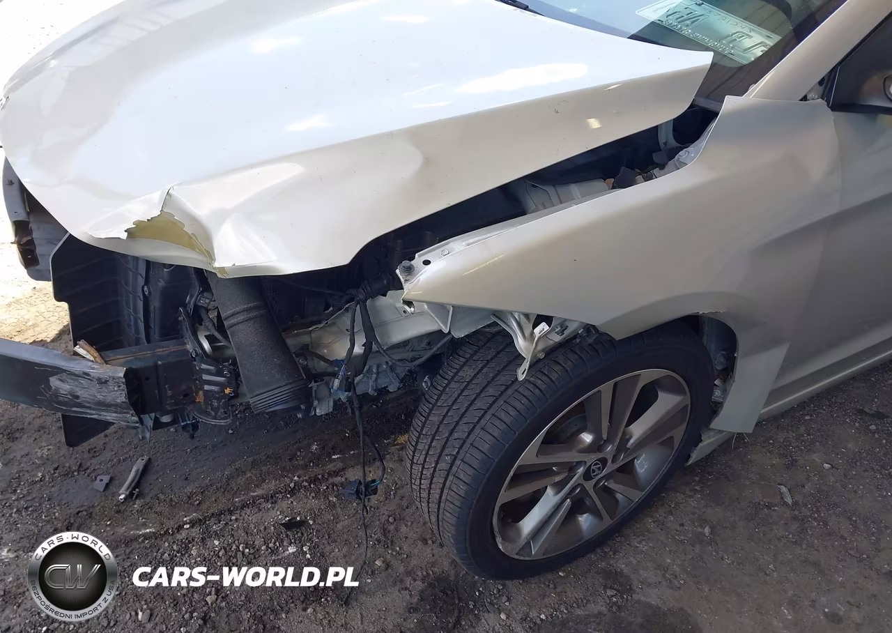 2017 Hyundai Elantra Limited VIN:5NPD84LFXHH055748 - 18