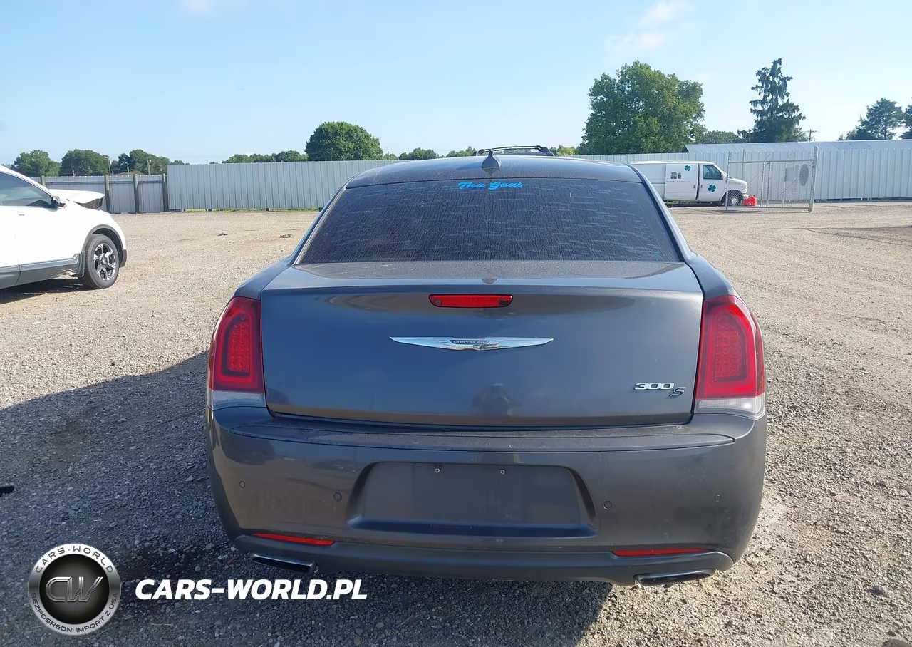 2016 Chrysler 300 300S VIN:2C3CCABG6GH294860 - 16