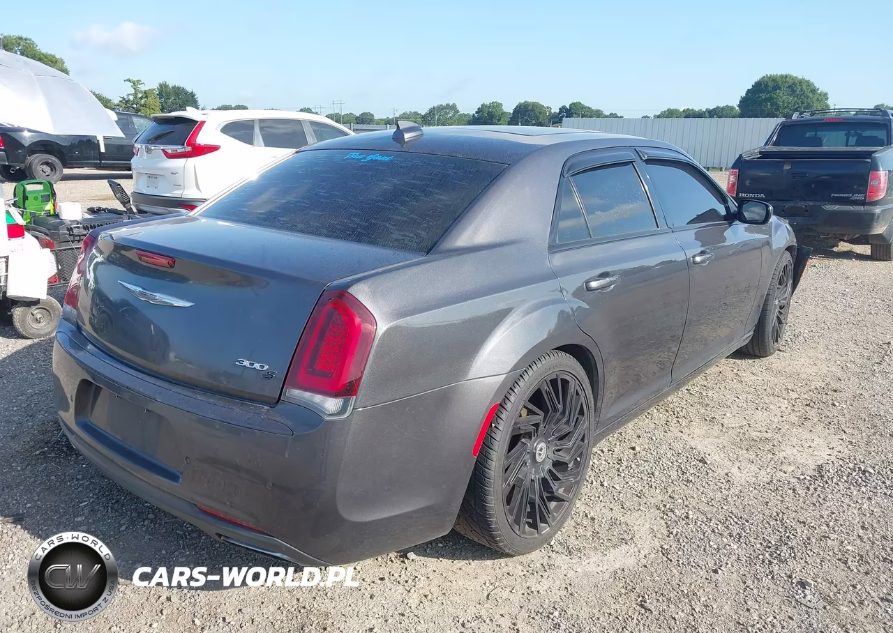2016 Chrysler 300 300S VIN:2C3CCABG6GH294860 - 4