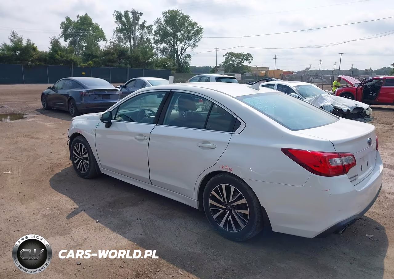 2018 Subaru Legacy 2.5I Premium VIN:4S3BNAF64J3040495 - 3