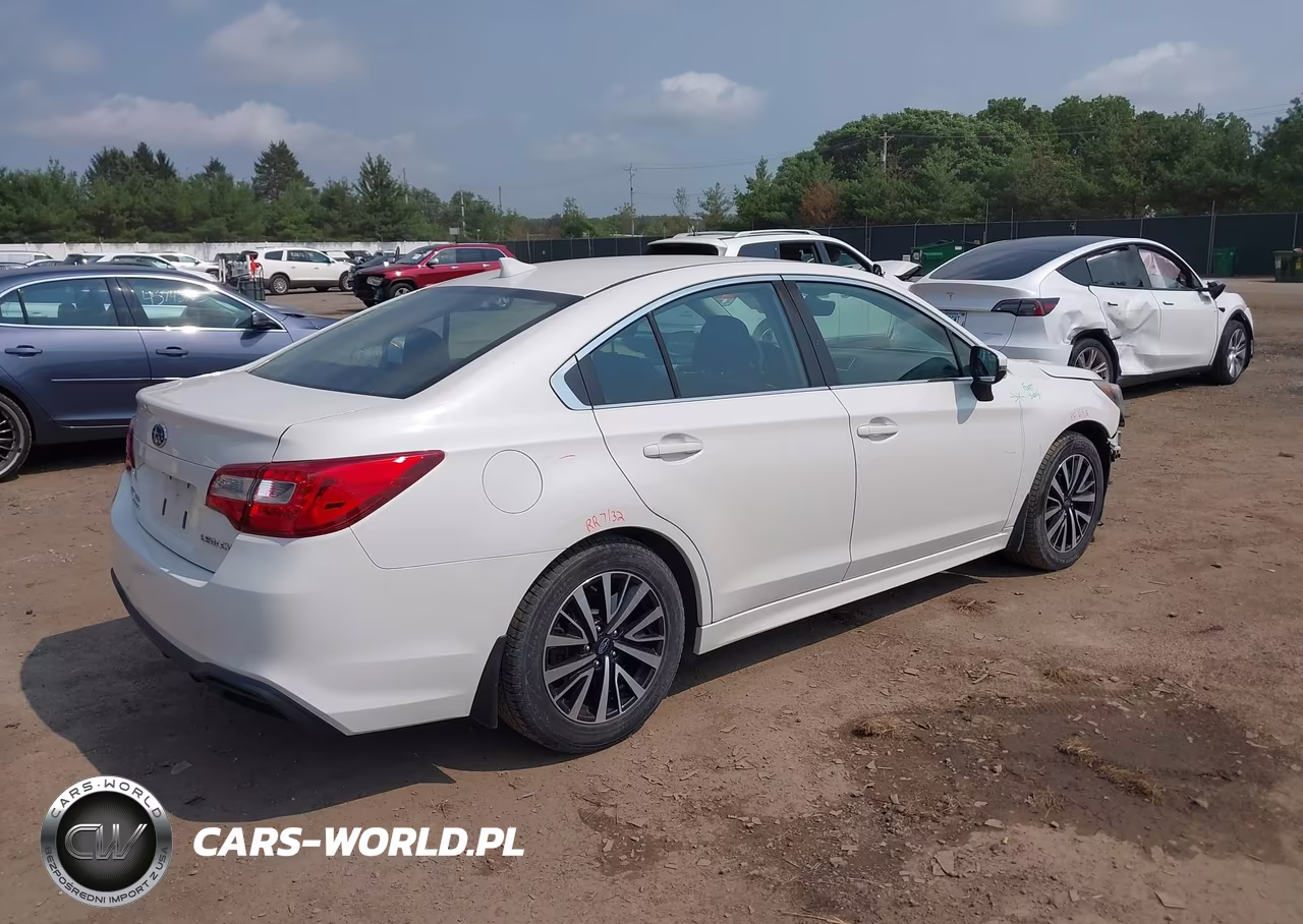 2018 Subaru Legacy 2.5I Premium VIN:4S3BNAF64J3040495 - 4