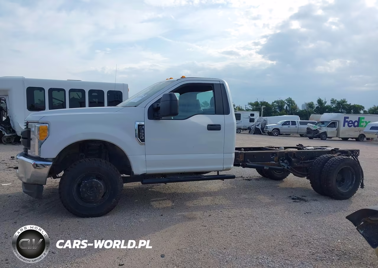 2017 Ford F-350 Chassis Xl VIN:1FDRF3H61HEE56129 - 14