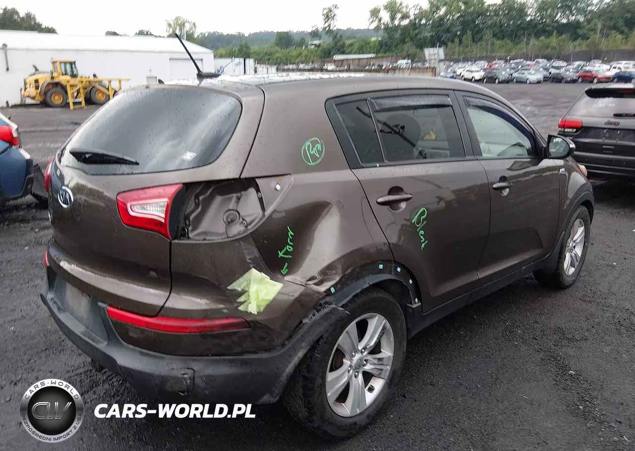 2012 Kia Sportage Lx VIN:KNDPBCA21C7293820 - 4