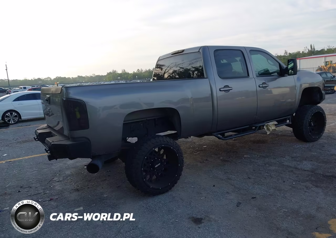 2007 Chevrolet Silverado 2500Hd Ltz VIN:1GCHK23617F567107 - 4
