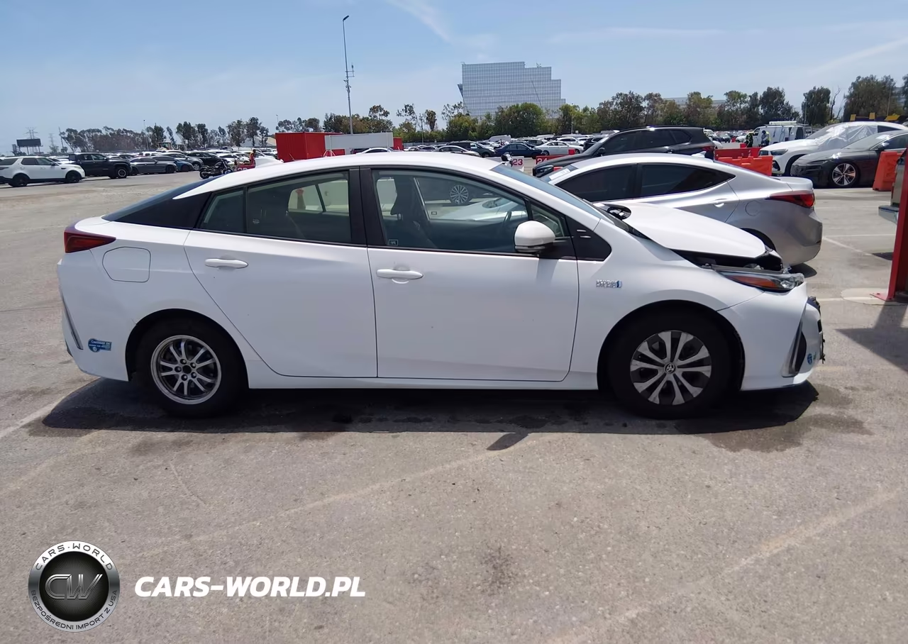 2021 Toyota Prius Prime Le VIN:JTDKAMFP3M3168849 - 13